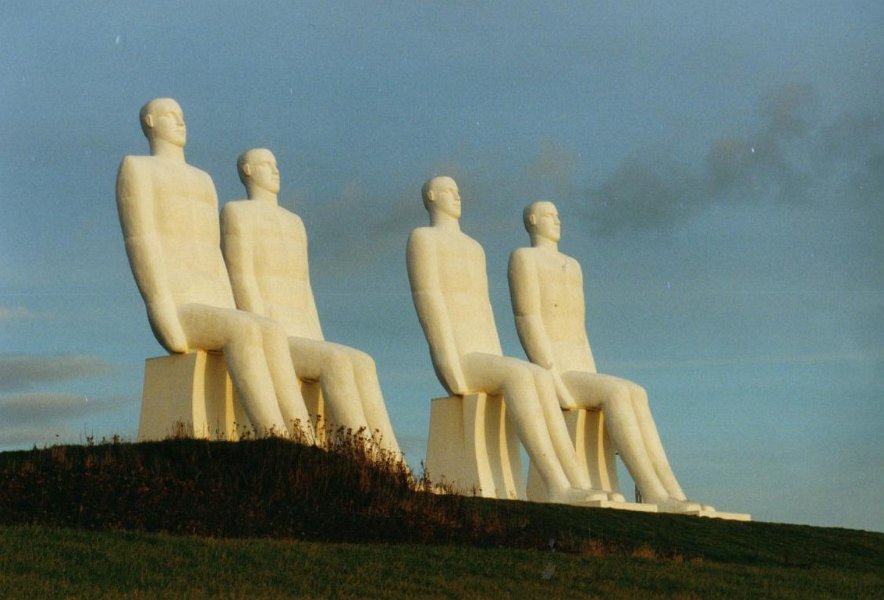 2001.11 DK 01.26 esbjerg mensen aan zee 1